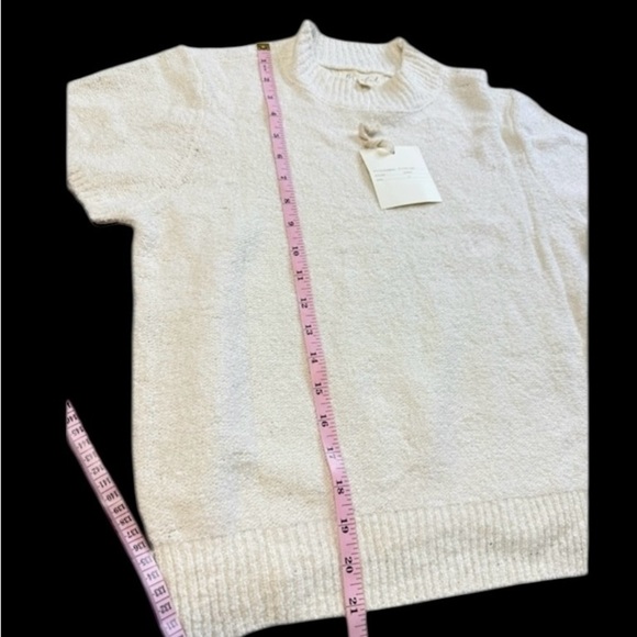 Marled Cream Textured Short Sleeve Sweater NWT – Size L - Picture 2 of 4